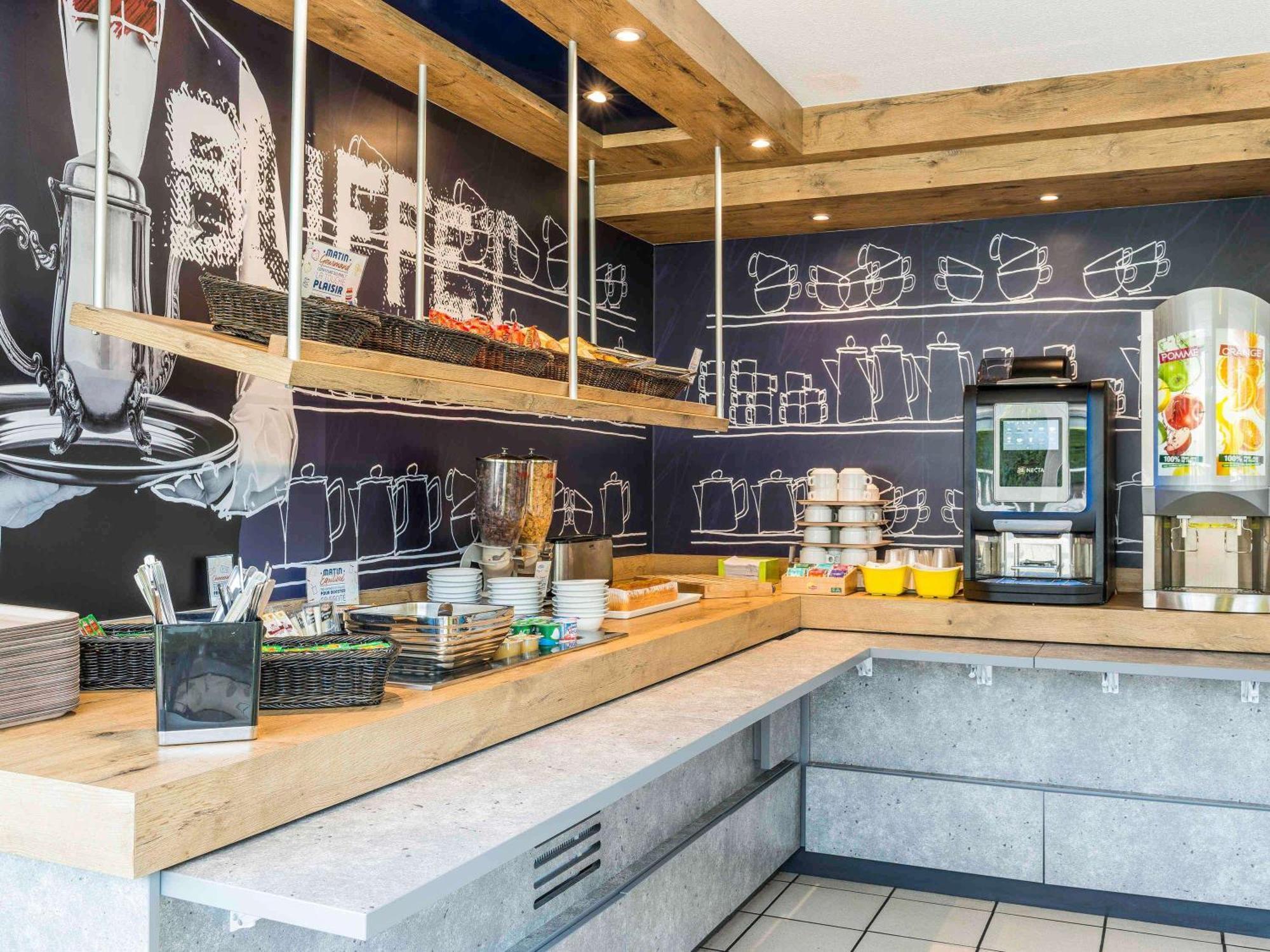 Ibis Budget Senlis Senlis  Exterior photo